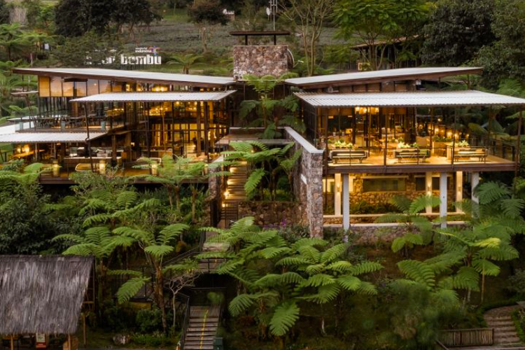 Kuliner di Dusun Bambu Family Leisure Park